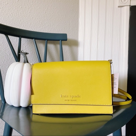 SOLD 🐍 auth kate spade crossbody in chartreuse 🐍 - Picture 2 of 6